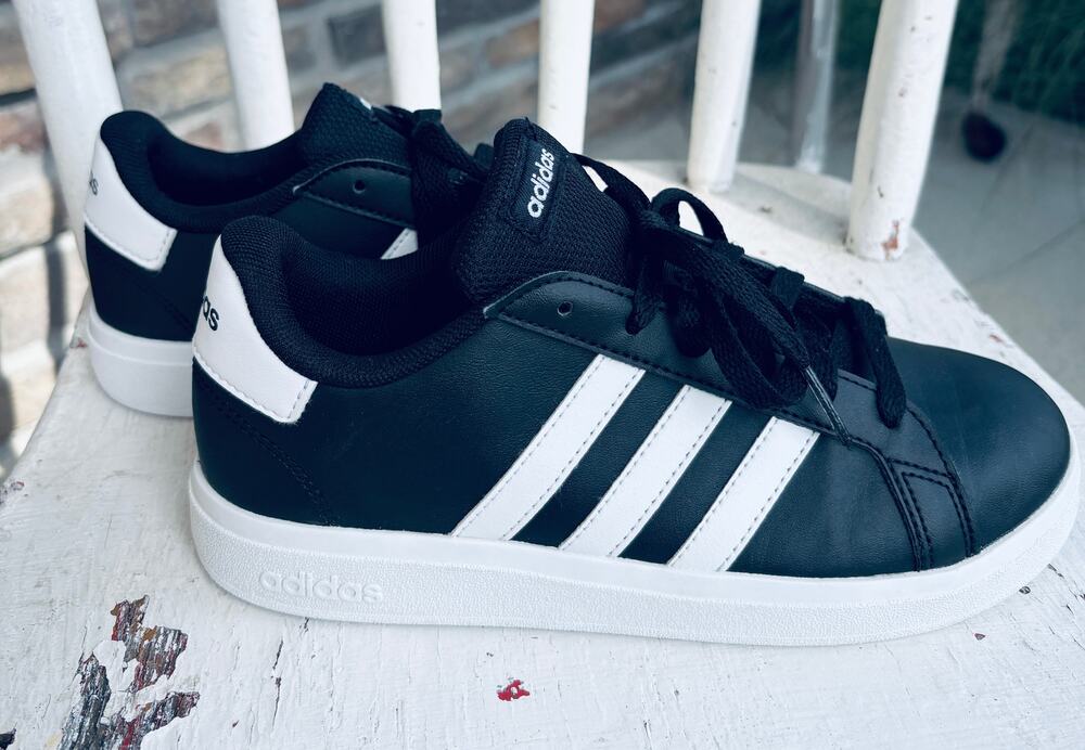Boys' Adidas Grand Court Shoes, Size 3, New